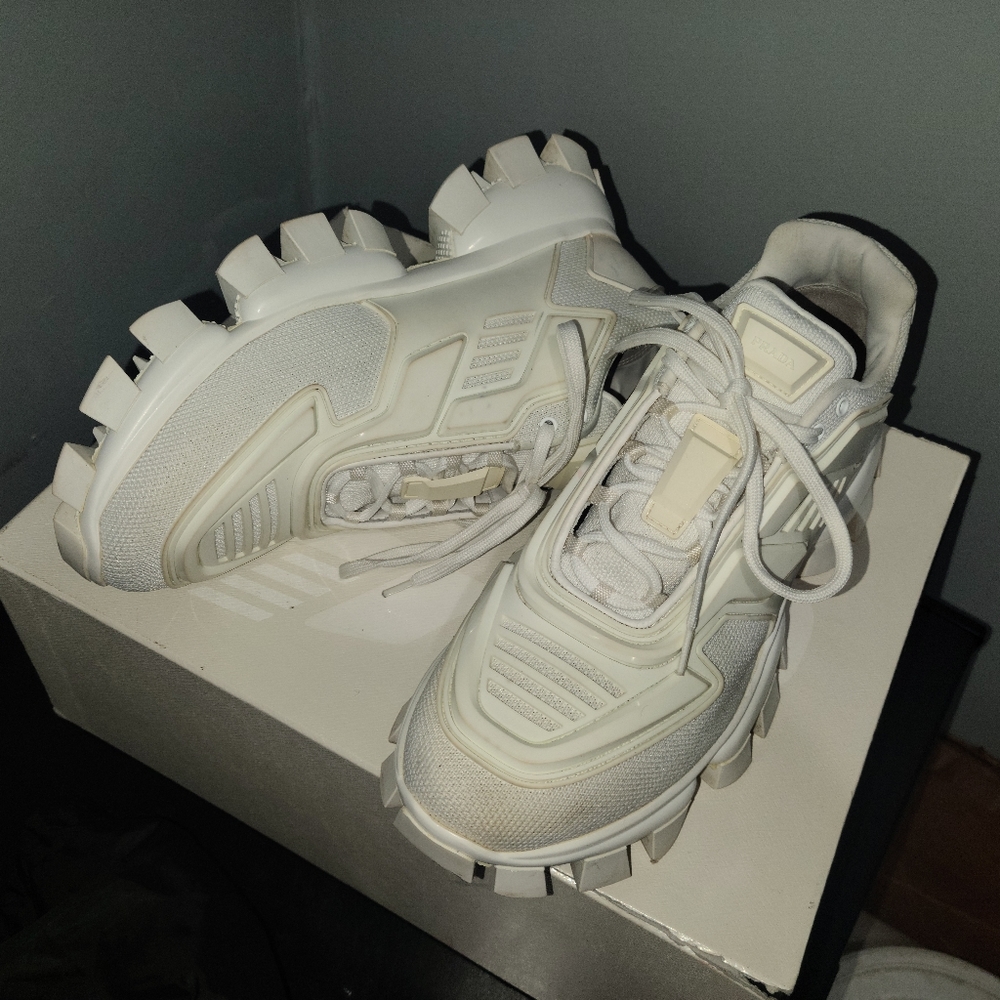 Used size 8 1/2 prada cloudbust thunder
